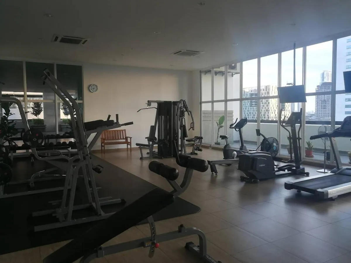 Twin Galaxy Dual Key Apartment Near Ciq & Ksl Johor Bahru