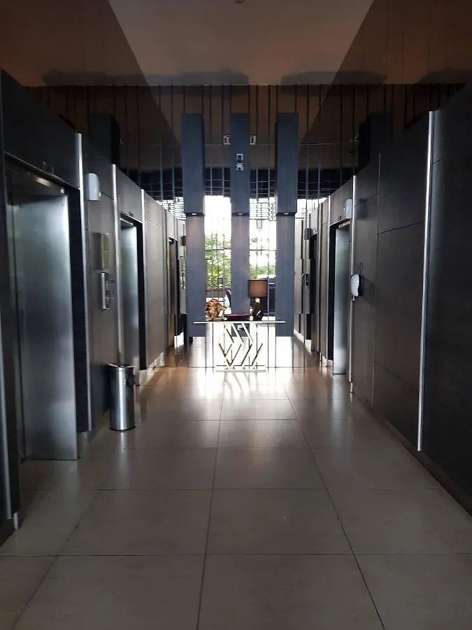 Twin Galaxy Dual Key Apartment Near Ciq & Ksl Johor Bahru