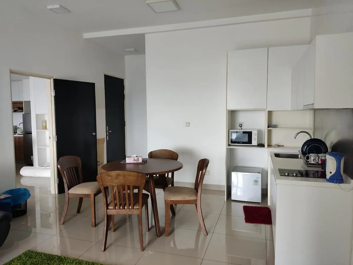 Twin Galaxy Dual Key Apartment Near Ciq & Ksl Johor Bahru